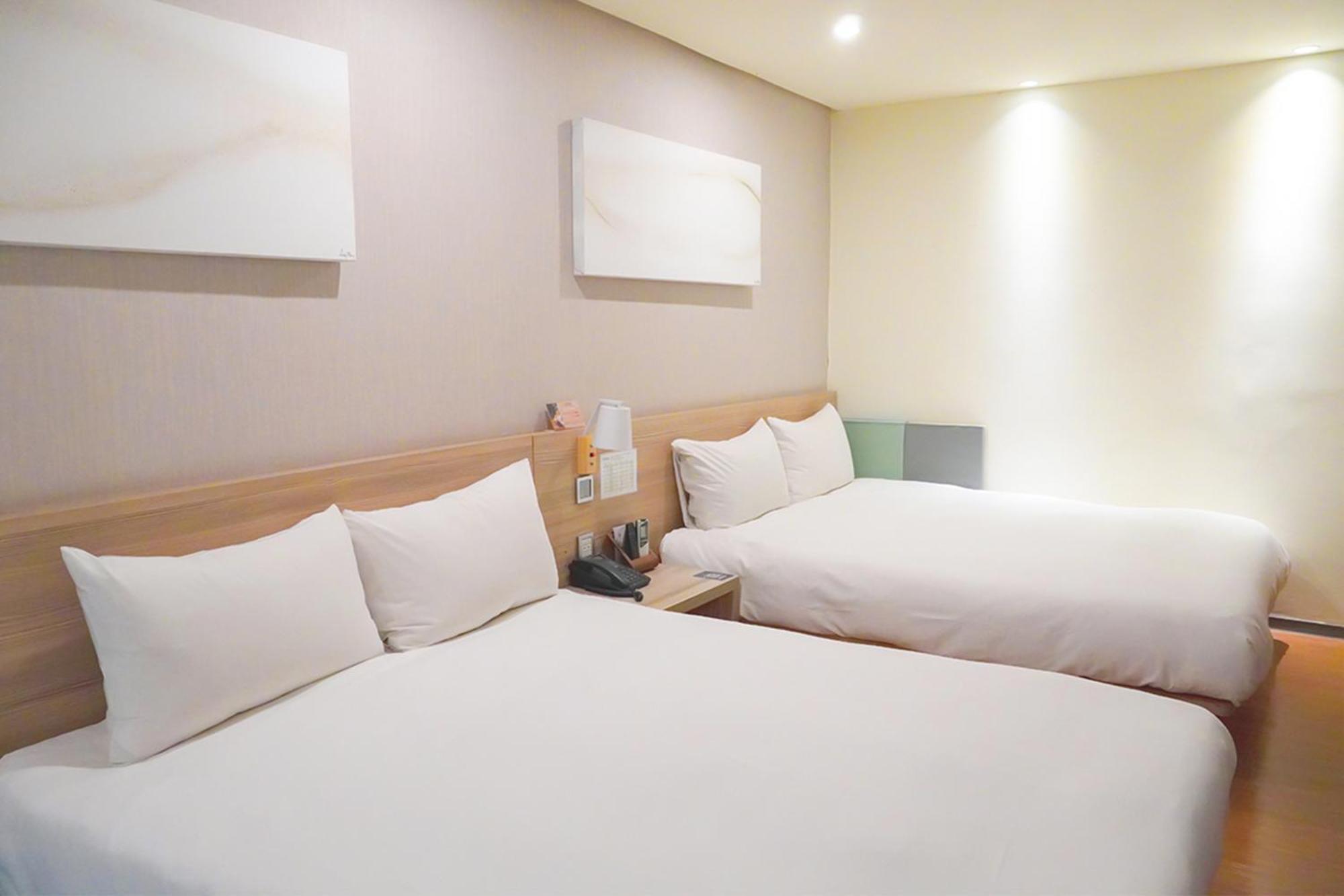 Smile 73 Hotel Taichung Eksteriør bilde